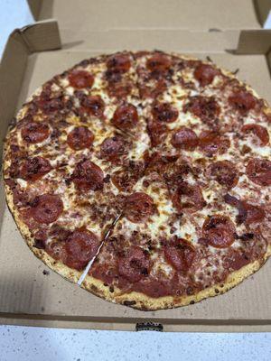 Pepperoni and bacon pizza - 16"