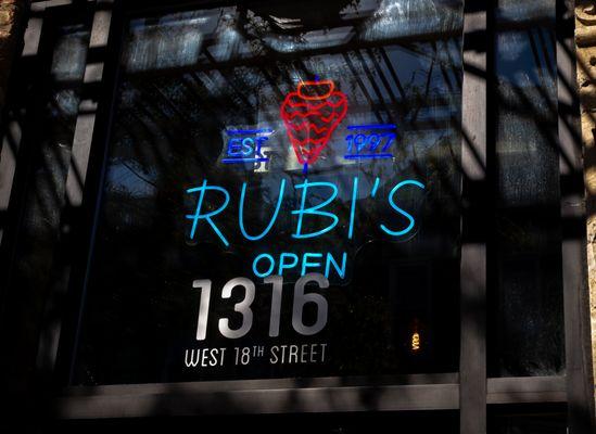 Rubi's.(keepsmilingphoto.com)