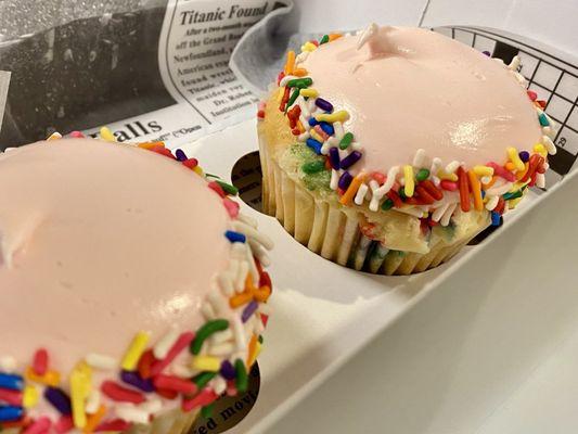 Sprinkle cupcakes