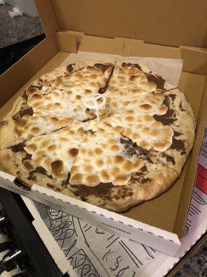 S'mores pizza