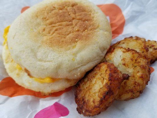 Egg & Cheese English Muffin W/ Hash Browns