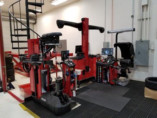 Hunter Alignment, Balance and tire mounting Machine