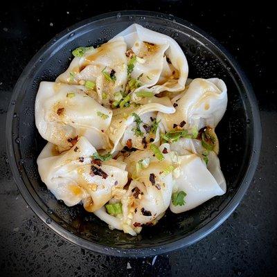 Boiled Wonton Dumplings with Spicy Sauce