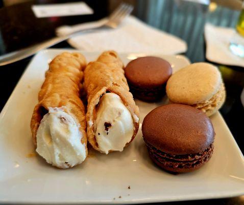 Mini Canolis & Macaroons