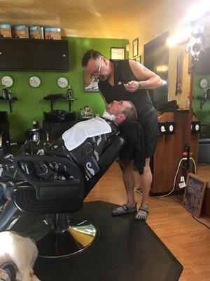 Best place to get an amIng straight razor shave!