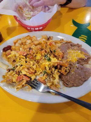 The Migos plate!!! This was after my 4 bites, it had 0 flavor, came out cold and stale chips.