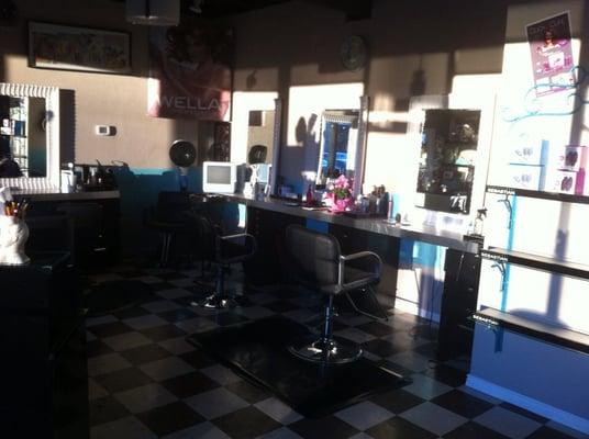 This Salon has the best natural light. Perfect for hair coloring!!!