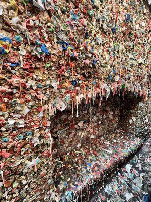 Gum wall