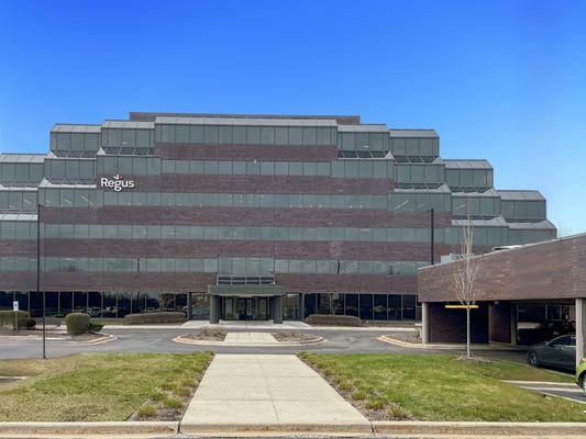 Regus - Westmont - Oakmont Plaza Dr