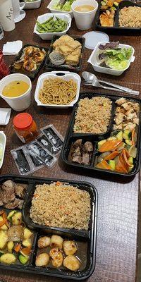 Hibachi filet mignon & scallops, chicken, scallops, fried noodles, fried tofu, fried rice, Miso Soup & edamame