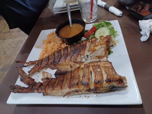 Pescado entero de Bagre...Whole Catfish!