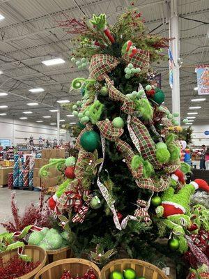 A Christmas tree that was decorated.