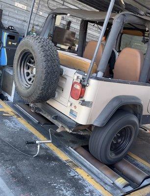 Smog being performed on 95 Jeep Wrangler YJ.