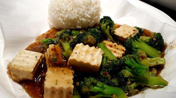 Beef Broccoli entrée (substituted with Tofu) & Jasmine Rice.