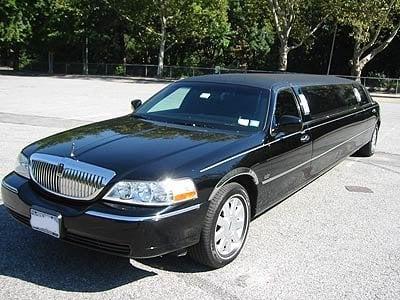 Black limo 8pax