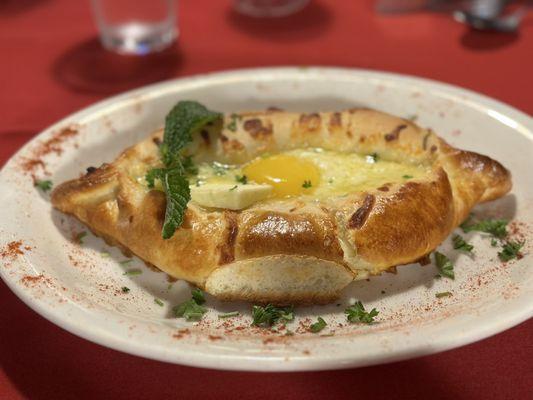 Adjaruli khachapuri