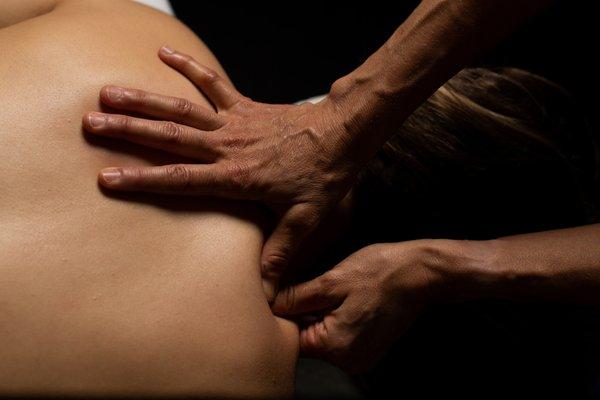 We specialize in the DEEP method. A full body therapeutic deep fascia massage