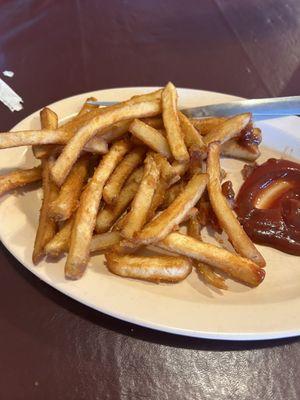 Top tier french fries (labeled spicy- not very hot).