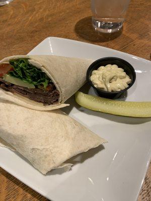 Lunch wrap- roast beef and smoked Gouda- YES, please!