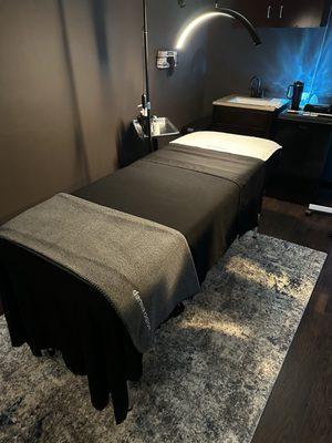 Esthetician Treatment Bed