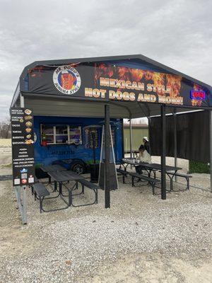 Food truck and covered seating