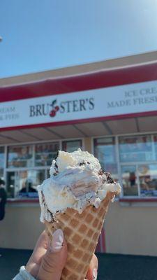 Medium Oreo waffle cone