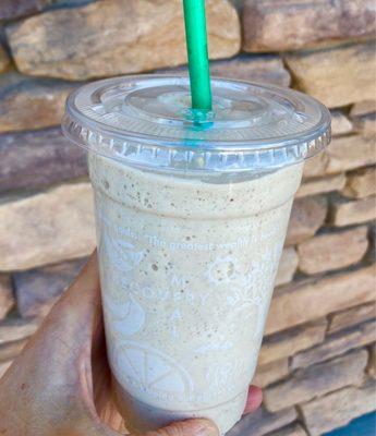 Icy almond banana smoothie