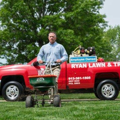 Ryan Lawn & Tree is your #1 choice for weed control & lawn fertilization in the Tulsa area.