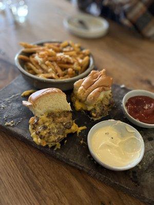 Steam buns & garlic fries