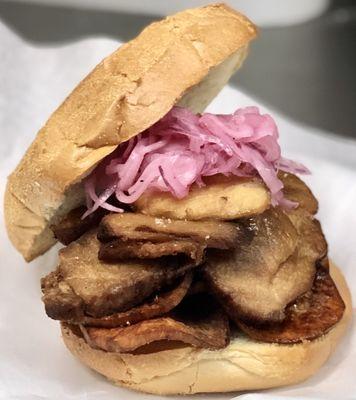 Pan con Chicharrón