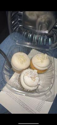 Not as expected, I got three mini cupcakes and to be completely honest they tasted like refrigerator