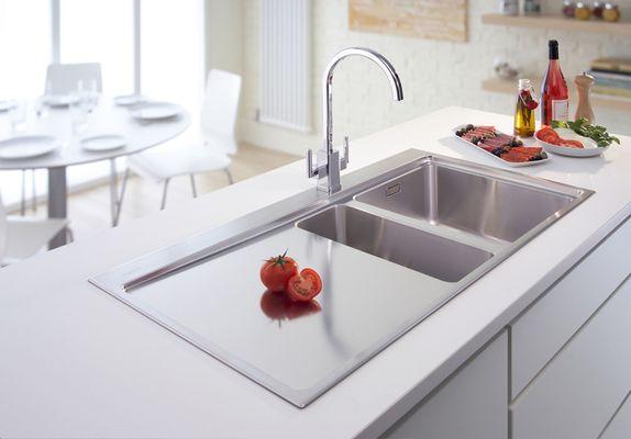 Dual water Faucet -Reverse Osmosis on the left, tap on the right.