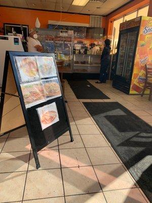 Main dining area & counter