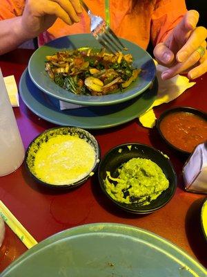 Veggie bowl without cheese. Guacamole without chips