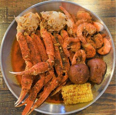 Who's hungry for our today special?

‼Thursday Special‼

1 LB crab legs
1/2 LB 
Comes with