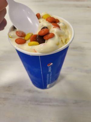 Large vanilla Reese's Pieces Flurry