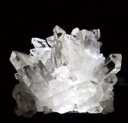 Spectacular crystal clusters and minerals