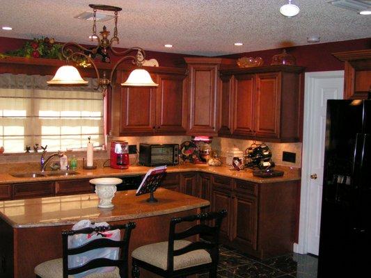 Custom Cabinets & Countertops