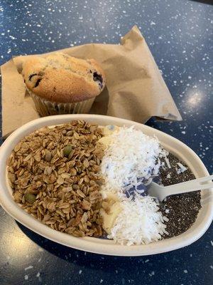 Blueberry muffin & power bowl! Delicious!