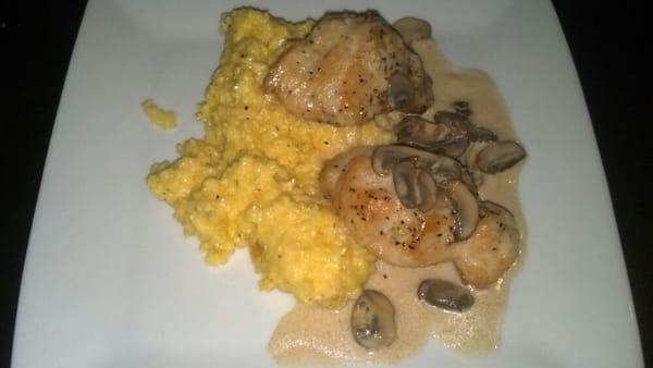 Small plate: chicken marsala with smoked gouda grits