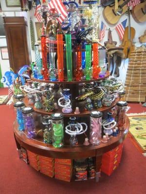 A large variety of hookahs and water pipes