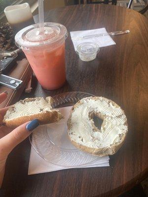 Breakfast; strawberry-peach redbull and bagel