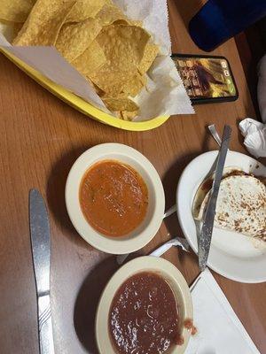 Chips and salsa (mild and chipotle)