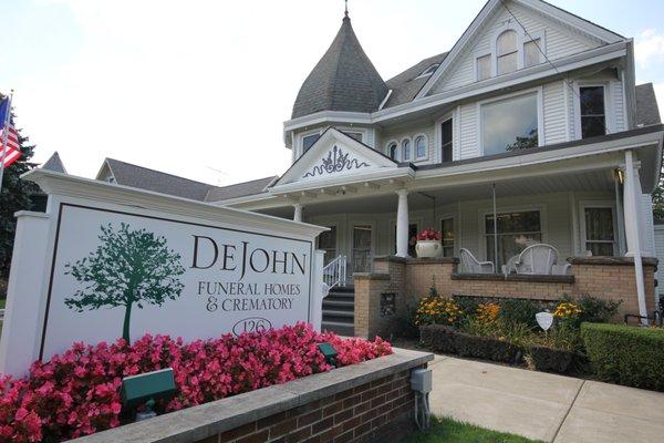 DeJohn Funeral Homes & Crematory