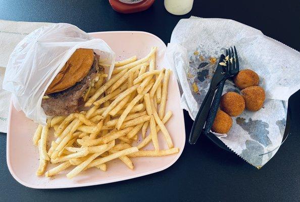 X Friends Burger and Coxinha