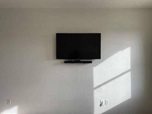 TV AND SOUND BAR MOUNTING