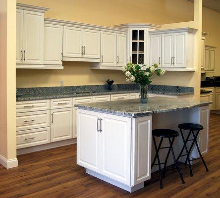 Newport White kitchen cabinets