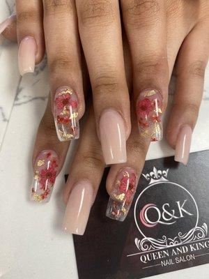 Flower nails