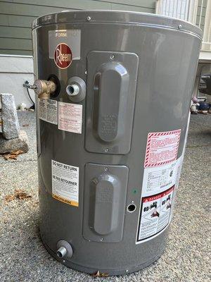 Electric or Gas water tank installs.