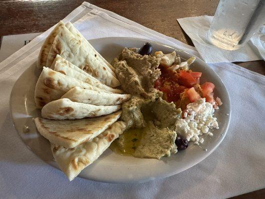 Hummus Trio (happy hour size)